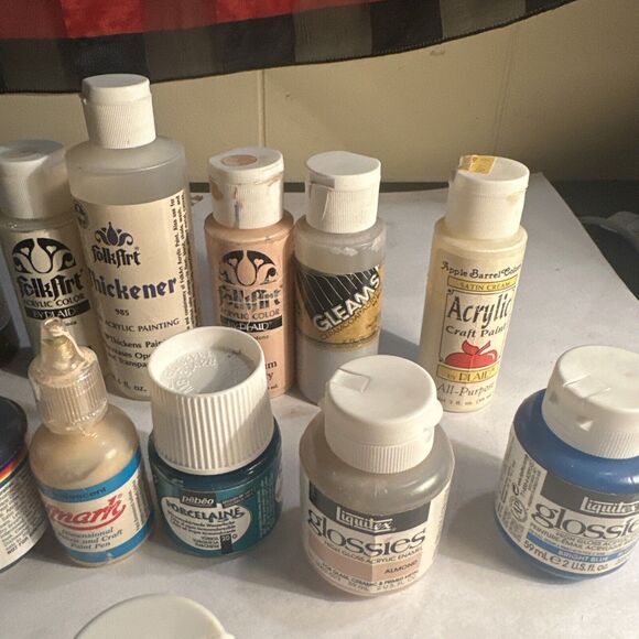 Lot of art and crafts including perm enamel, liquitex,folk art, glosses and more - Picture 5 of 12